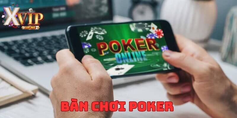Bàn chơi poker gay cấn với các mức thưởng khủng.