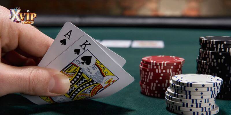 Quan sát đối thủ để thắng lớn tại sàn poker online XVIP.